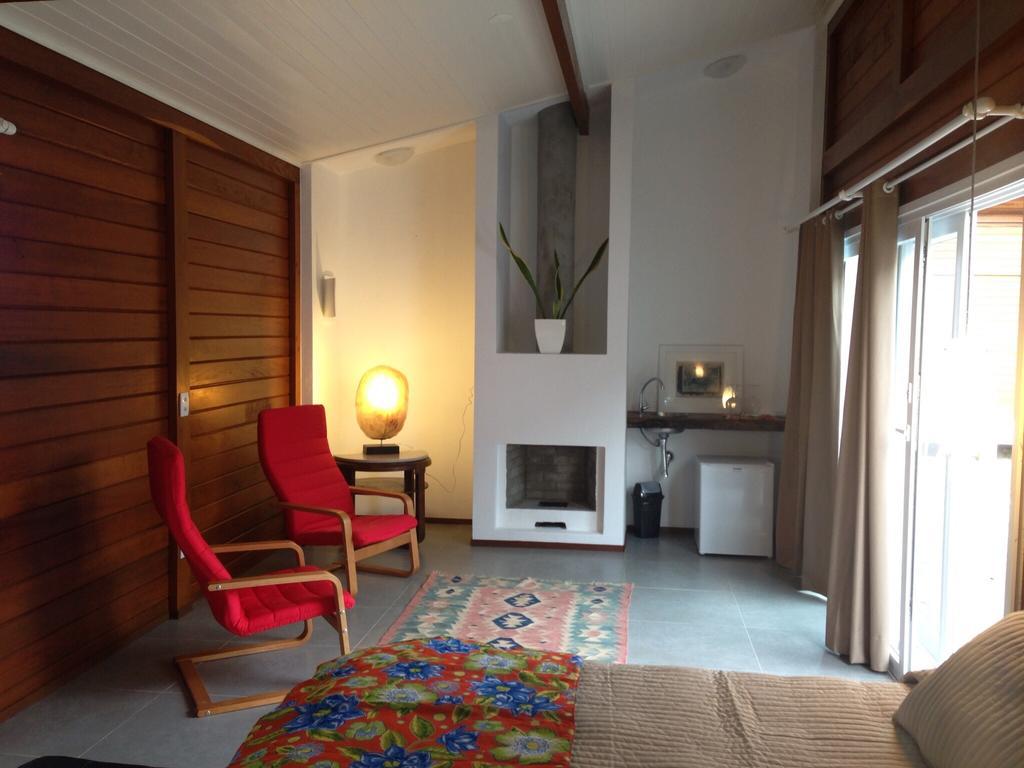 Casa da Ilha do Mel - Pousada de Charme Bilik gambar