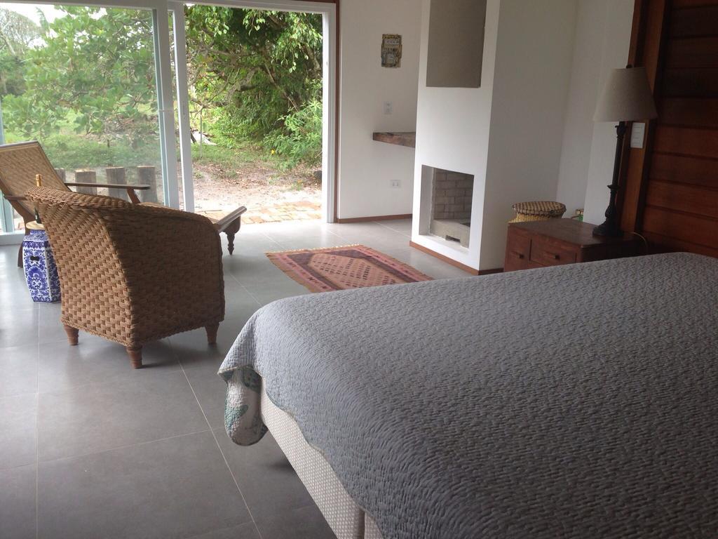Casa da Ilha do Mel - Pousada de Charme Bilik gambar